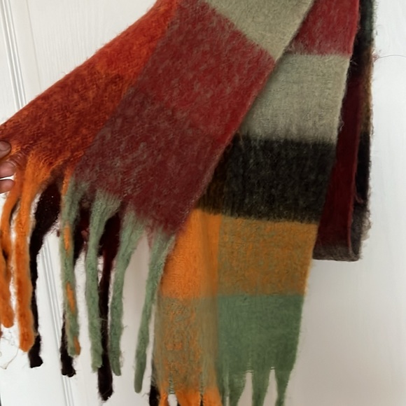Super soft oversized Winter scarf - Picture 3 of 3